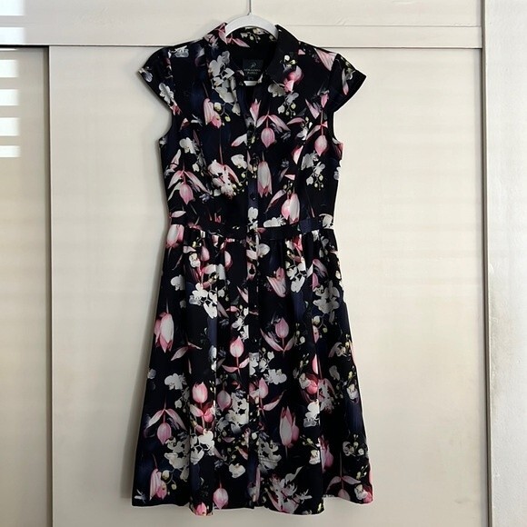 Adrianna Papell Tea Length Navy Floral Dress w/ Buttons & Collar Size: 2 - Picture 1 of 11